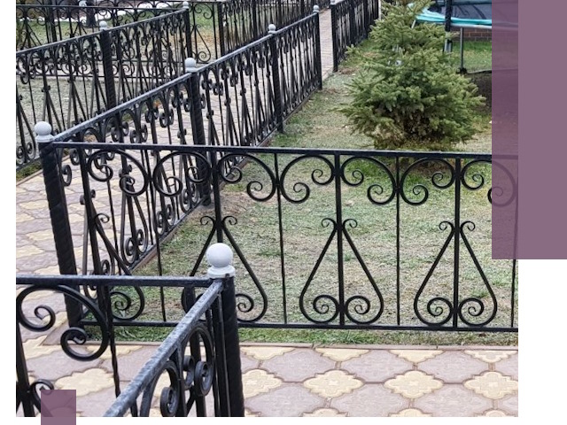 Кованые газонные ограждения под ключ в Канаше